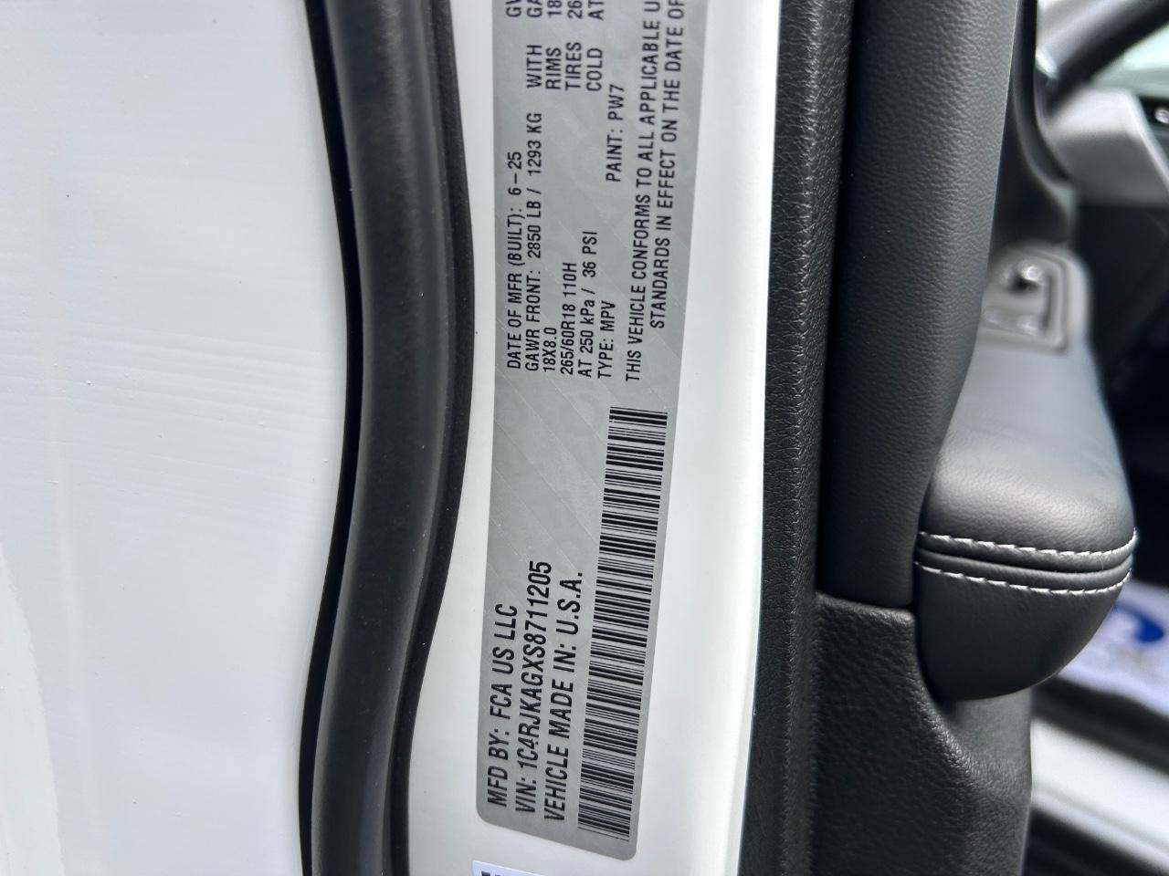 2025 Bright White Clearcoat Jeep Grand Cherokee L Laredo X 4X4 SUV