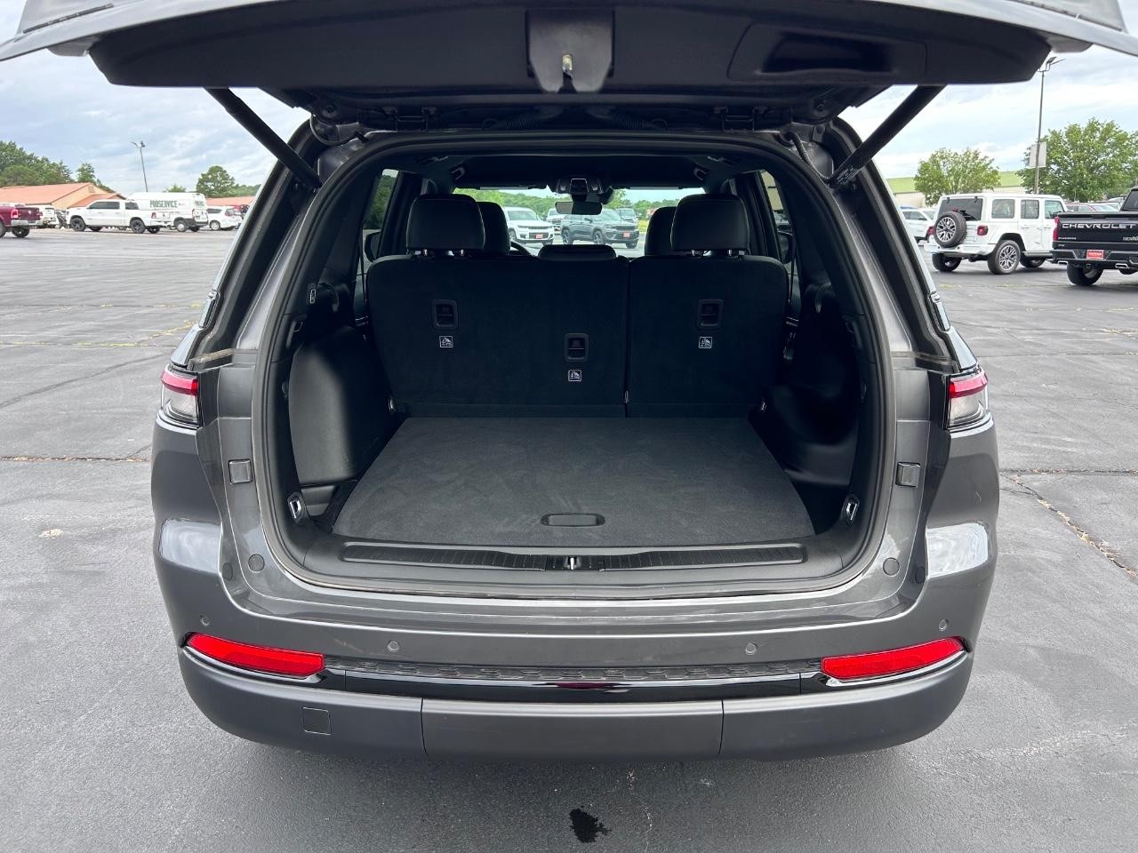 2025 Baltic Gray Metallic Clearcoat Jeep Grand Cherokee 4x4 4X4 SUV