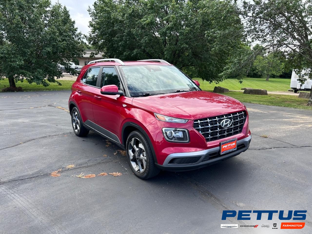 2022 Scarlet Red Pearl Hyundai Venue SEL SUV