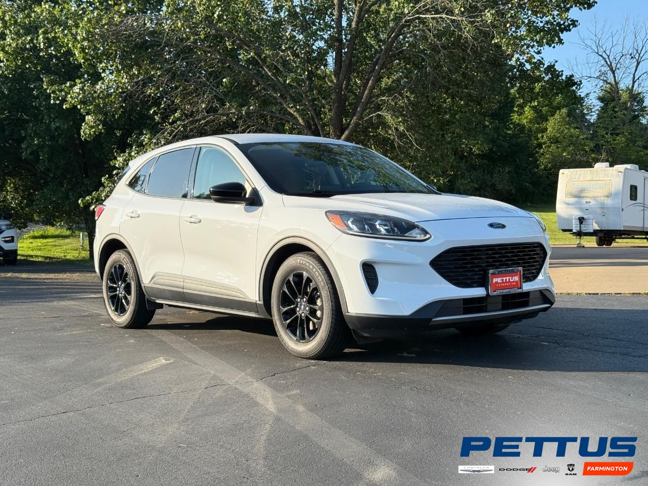 2020 Oxford White Ford Escape SE Sport Hybrid SUV