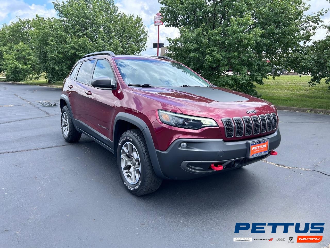 2021 Velvet Red Pearlcoat Jeep Cherokee Trailhawk SUV