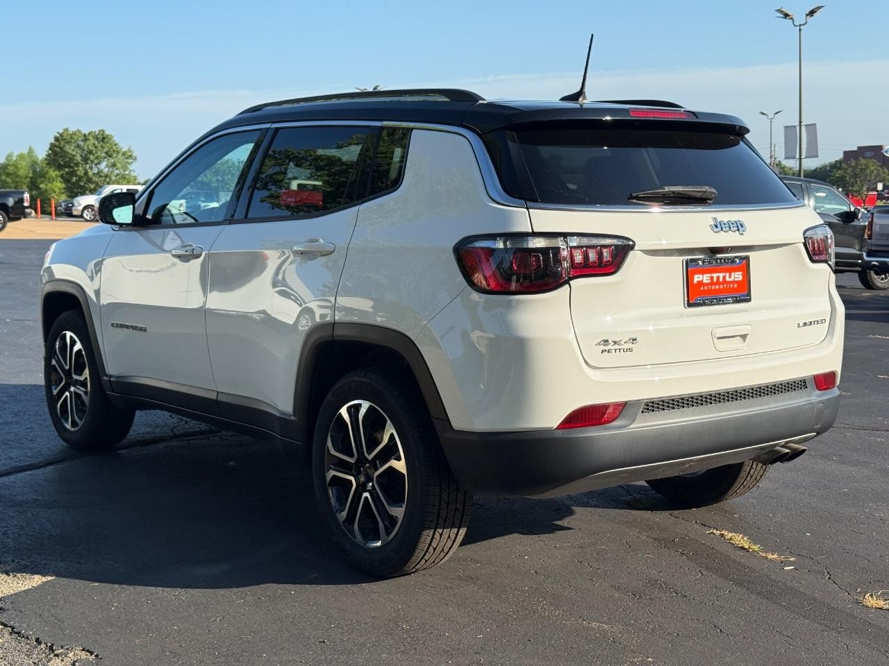 2022 Jeep Compass Limited photo 4