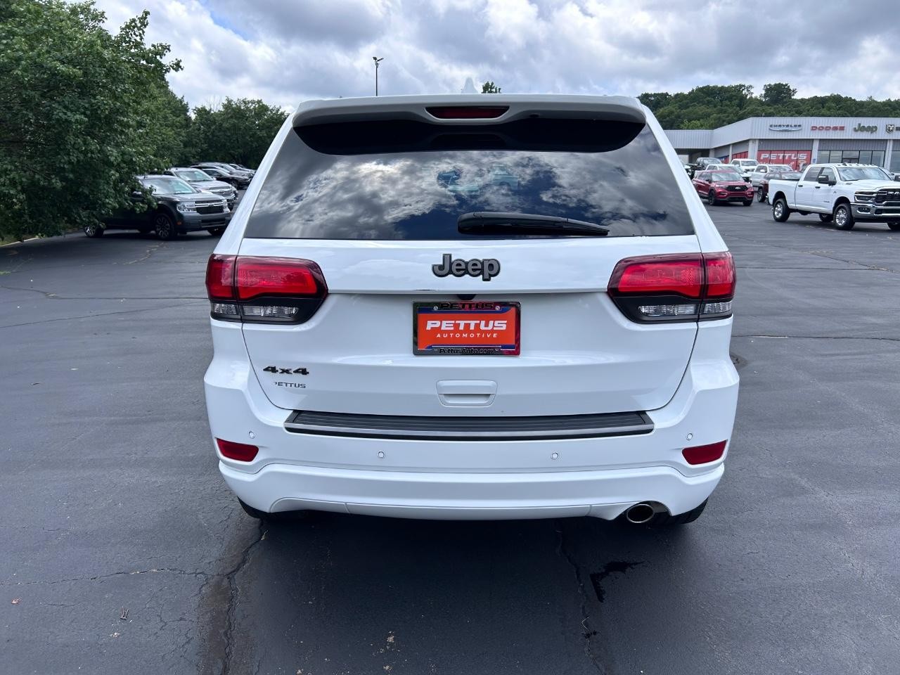 2021 Jeep Grand Cherokee Anniversary Edition photo 4