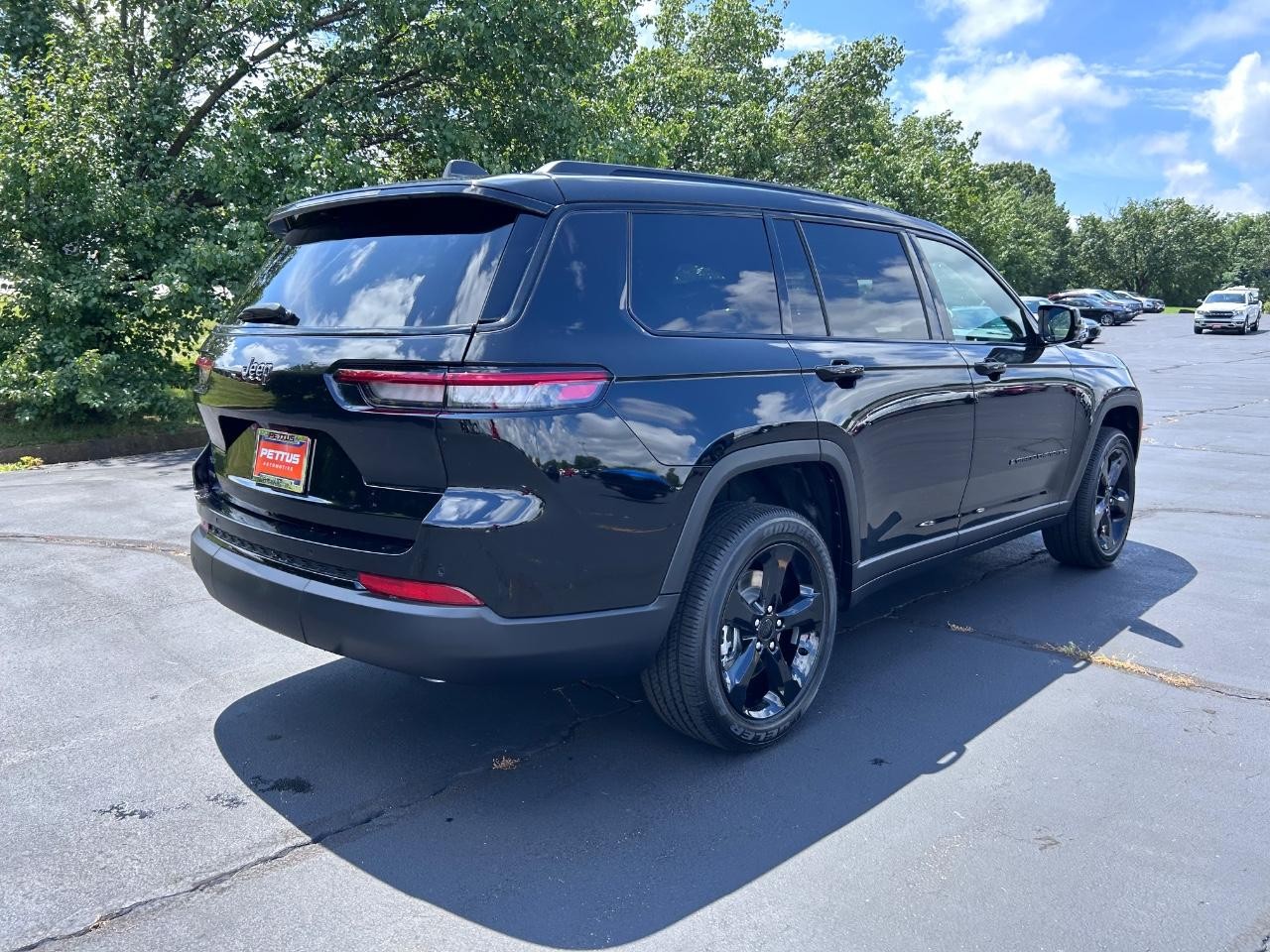 2025 Diamond Black Crystal Pearlcoat Jeep Grand Cherokee L Altitude X 4X4 SUV
