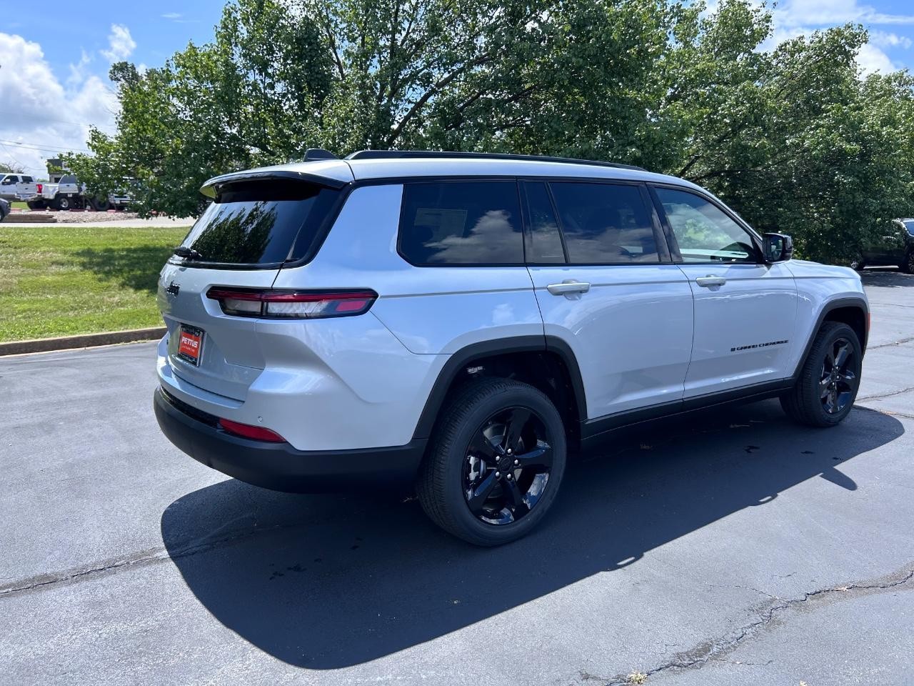2025 Silver Zynith Jeep Grand Cherokee L Altitude X 4X4 SUV