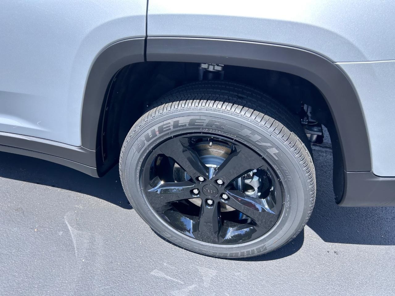 2025 Silver Zynith Jeep Grand Cherokee L Altitude X 4X4 SUV