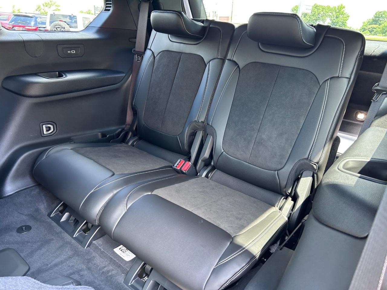 2025 Silver Zynith Jeep Grand Cherokee L Altitude X 4X4 SUV