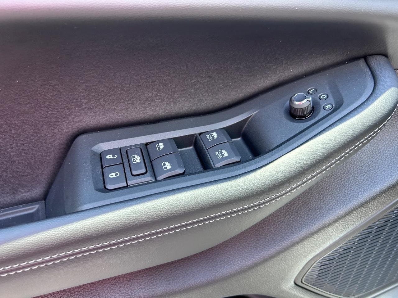 2025 Silver Zynith Jeep Grand Cherokee L Altitude X 4X4 SUV