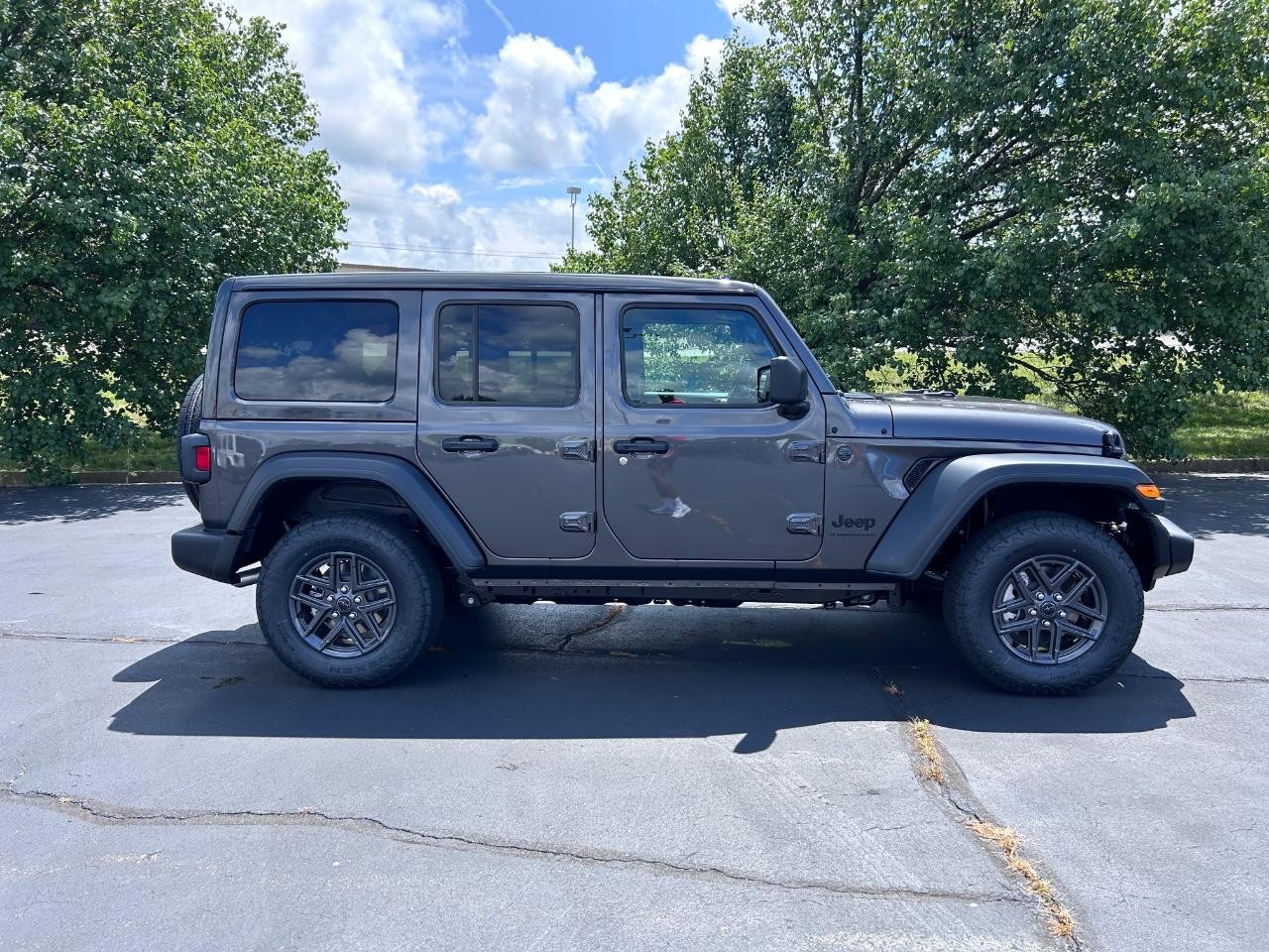 2025 Granite Crystal Metallic Clearcoat Jeep Wrangler Sport S 4X4 SUV