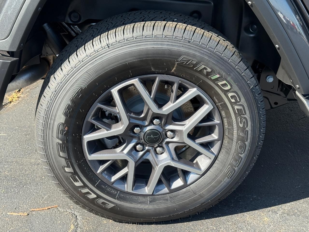 2025 Granite Crystal Metallic Clearcoat Jeep Wrangler Sahara 4X4 SUV
