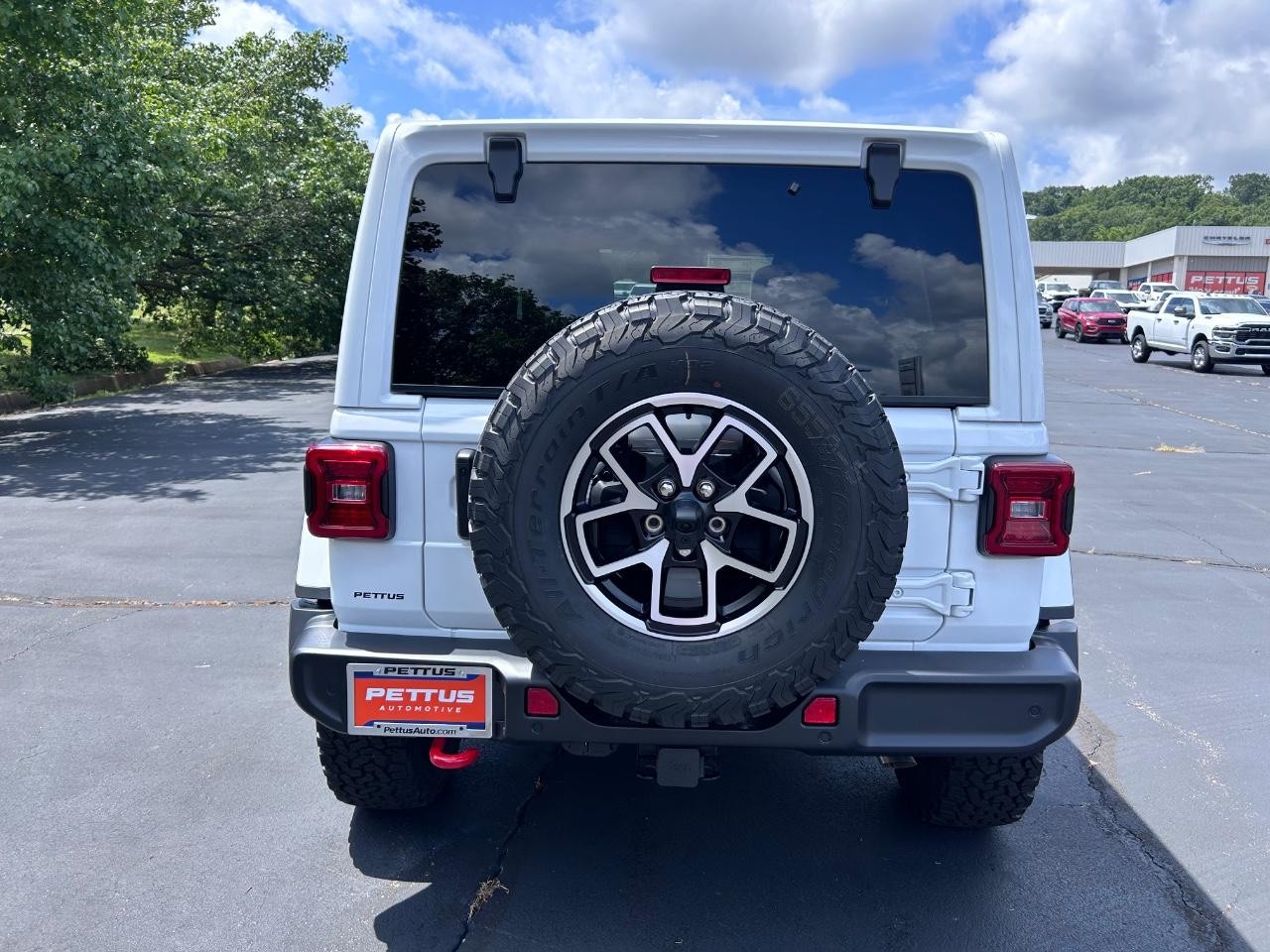 2025 Bright White Clearcoat Jeep Wrangler Rubicon 4X4 SUV