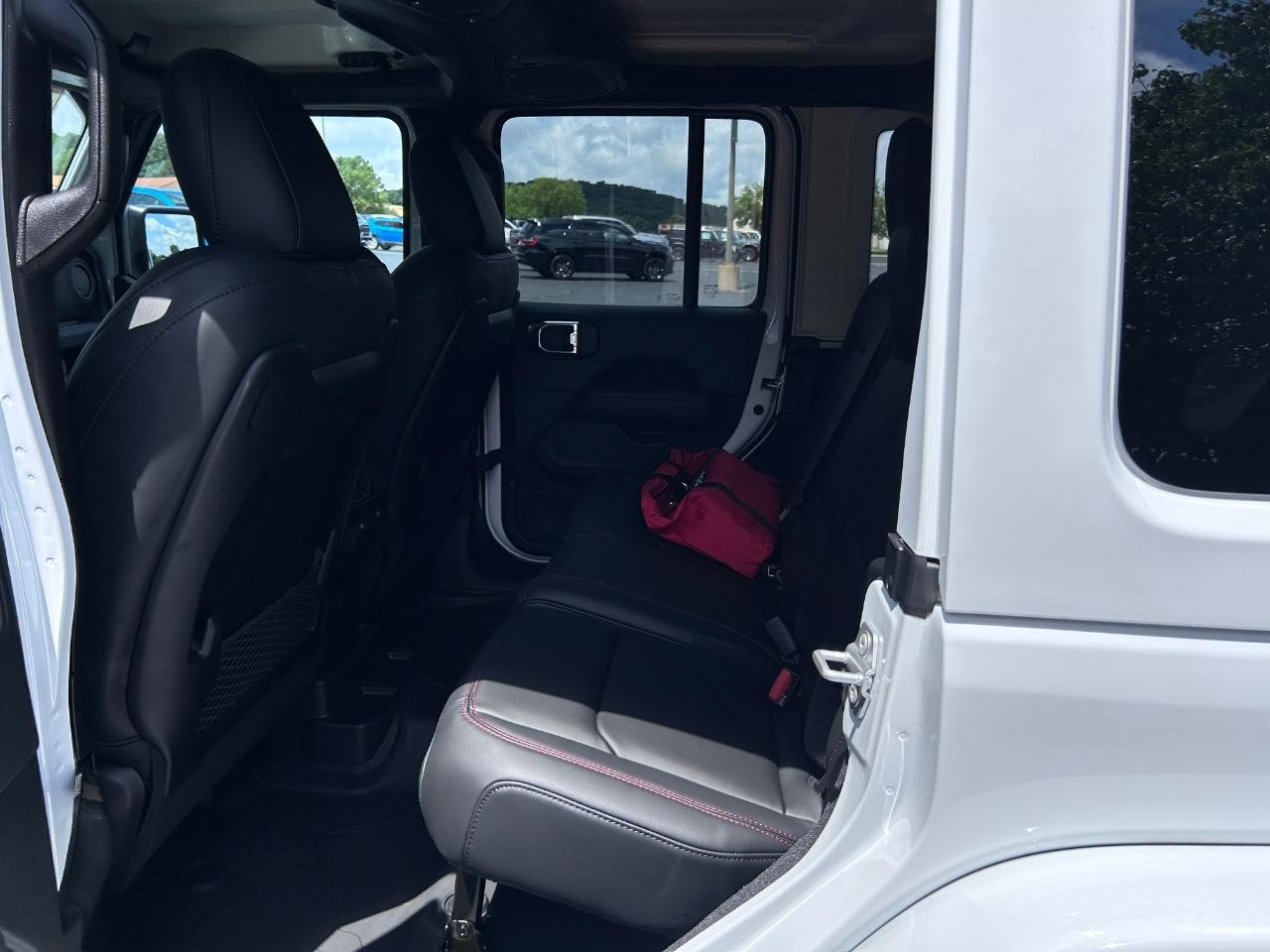 2025 Bright White Clearcoat Jeep Wrangler Rubicon 4X4 SUV