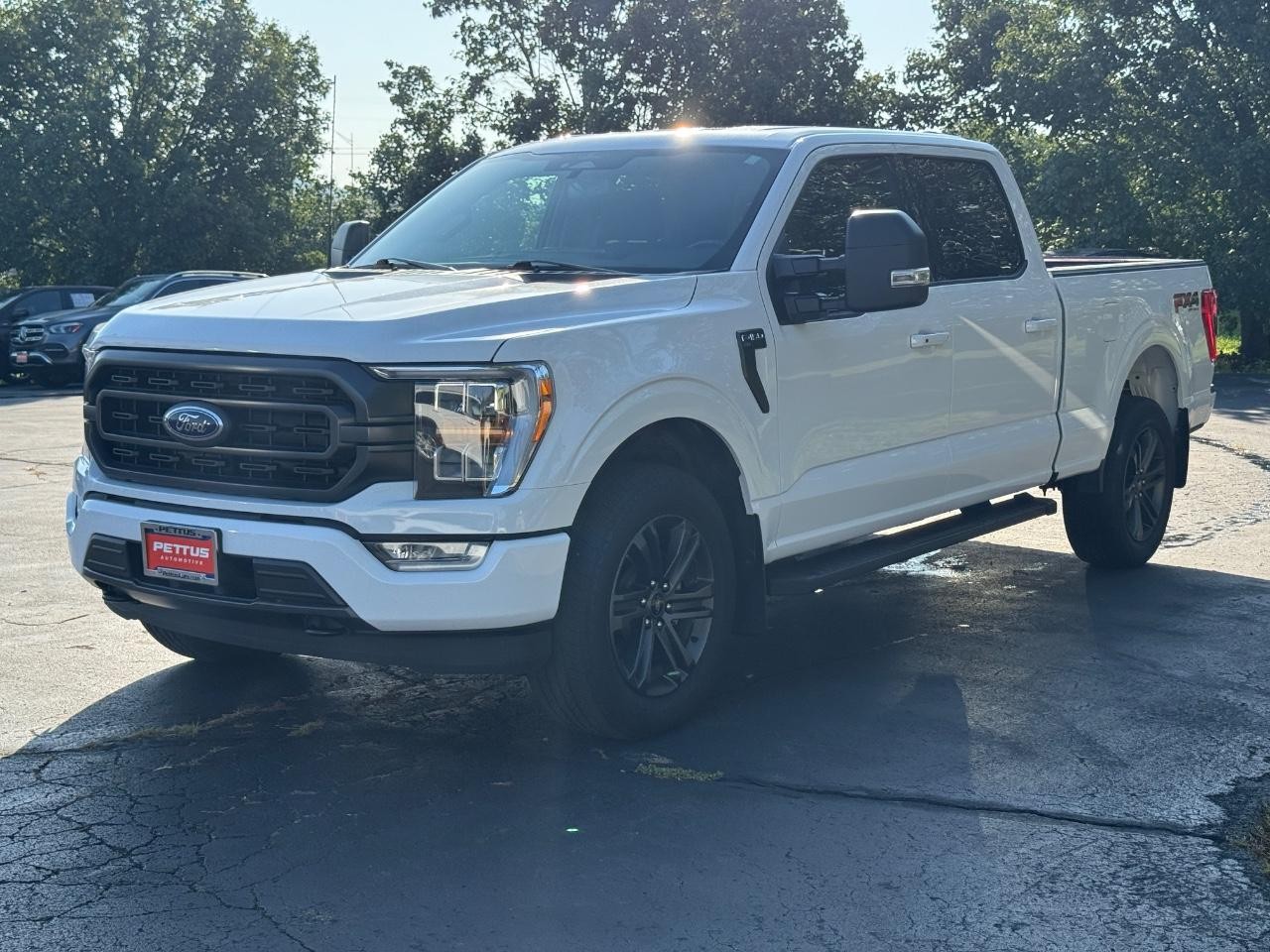 2022 Oxford White Ford F-150 XLT 4X4 Truck