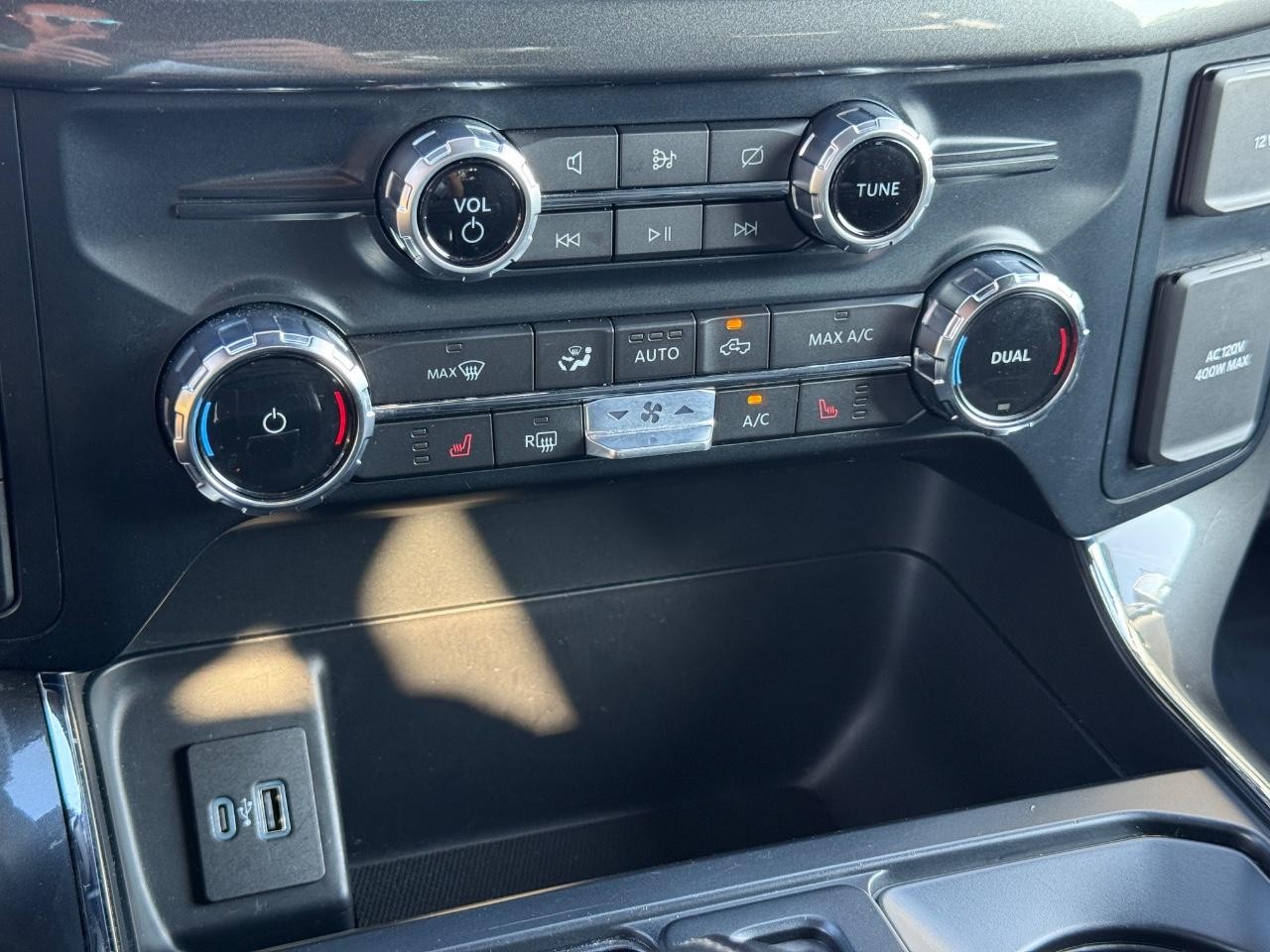 2022 Oxford White Ford F-150 XLT 4X4 Truck
