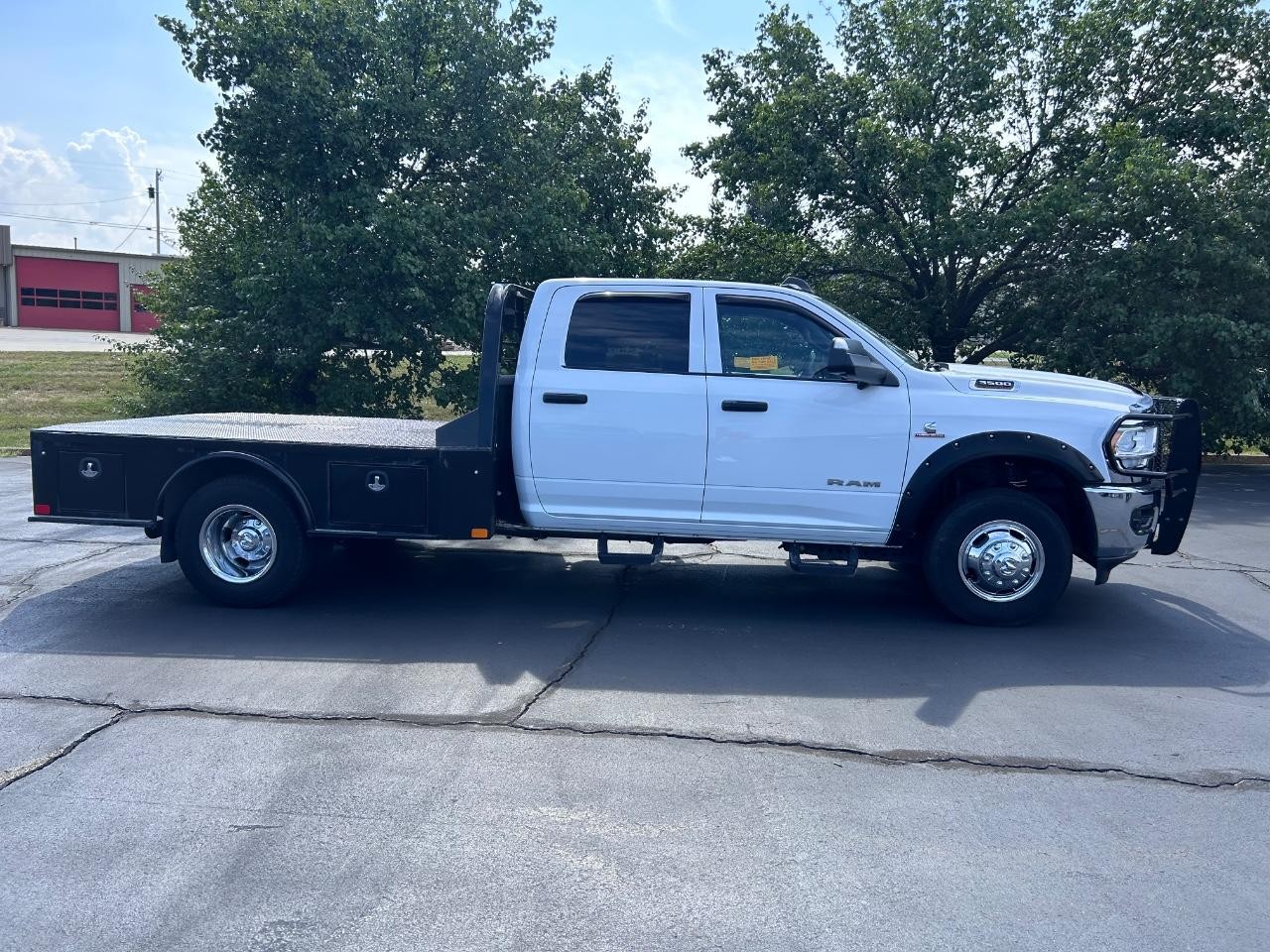 2022 Bright White Clearcoat Ram 3500 Chassis Cab Tradesman 4X4 Truck