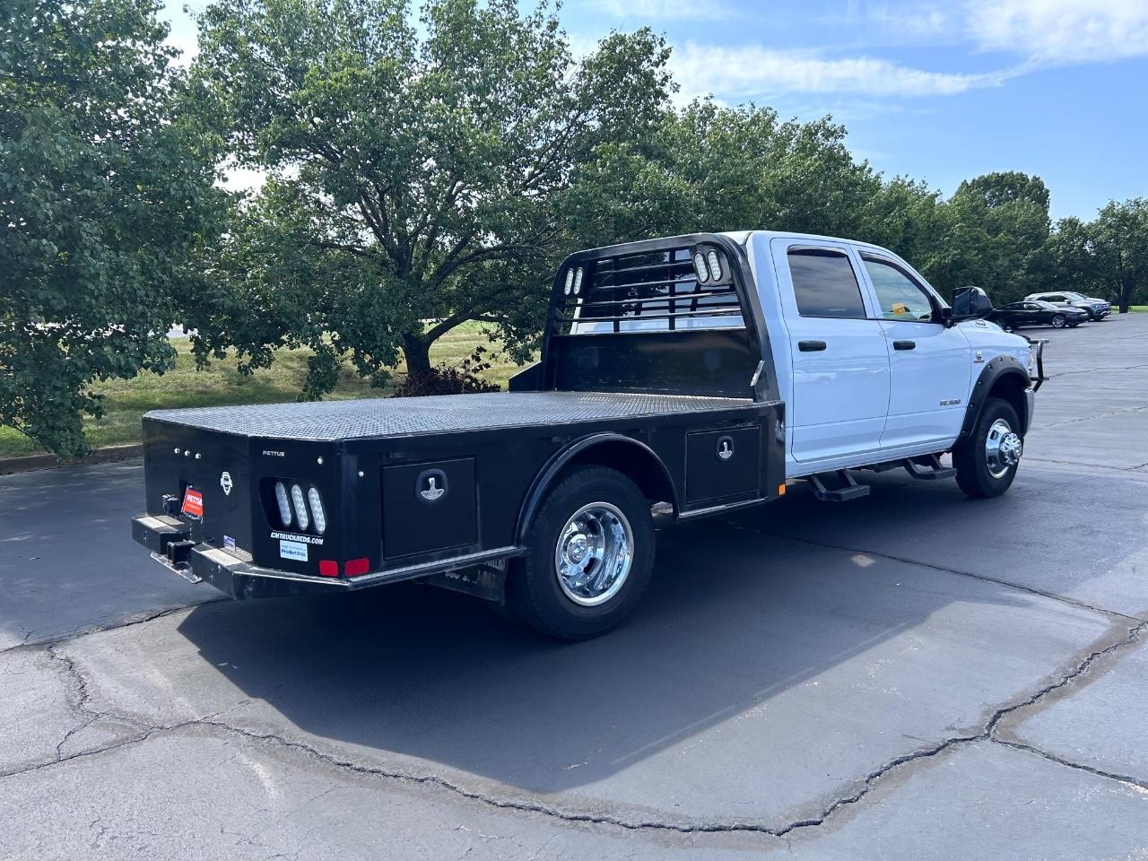 2022 Bright White Clearcoat Ram 3500 Chassis Cab Tradesman 4X4 Truck