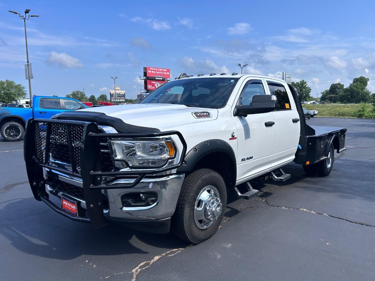 2022 Bright White Clearcoat Ram 3500 Chassis Cab Tradesman 4X4 Truck
