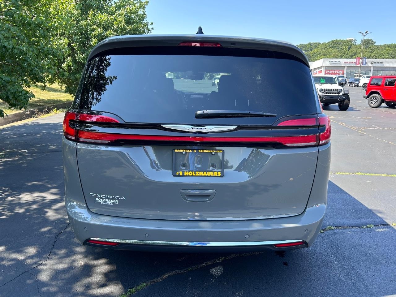2025 Ceramic Gray Clearcoat Chrysler Pacifica Select FWD Van