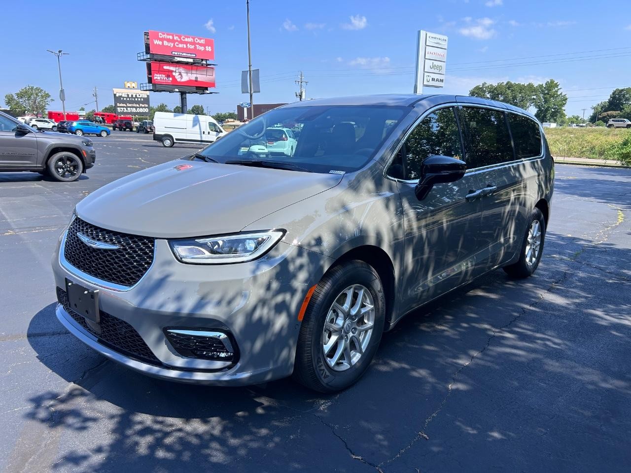 2025 Ceramic Gray Clearcoat Chrysler Pacifica Select FWD Van