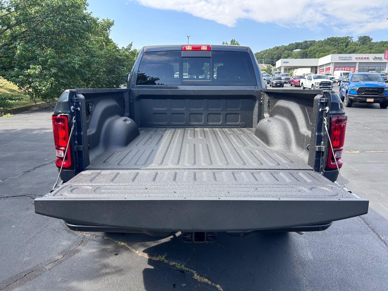 2025 Ram 2500 Tradesman photo 5