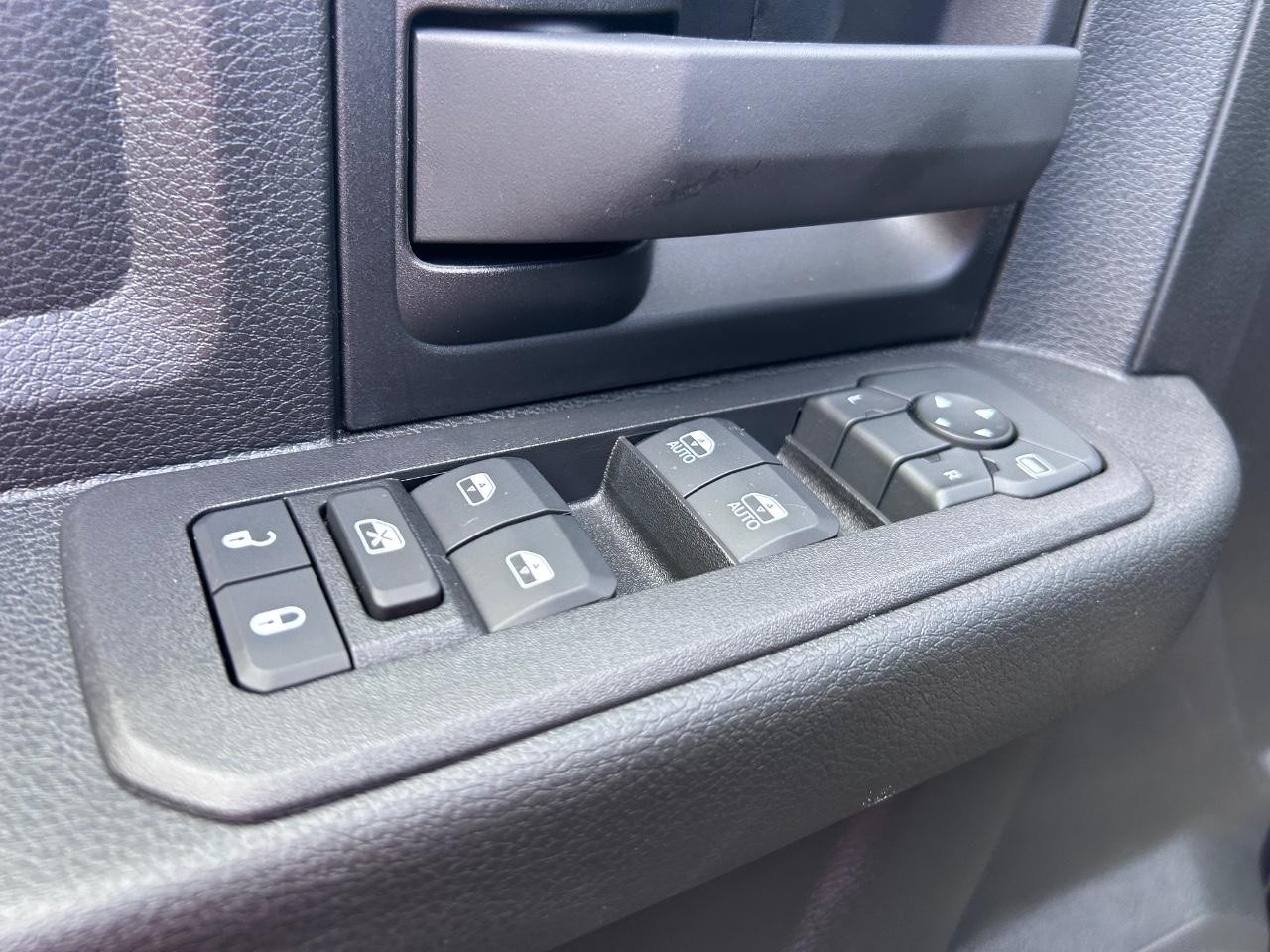2025 Ram 2500 Tradesman photo 17