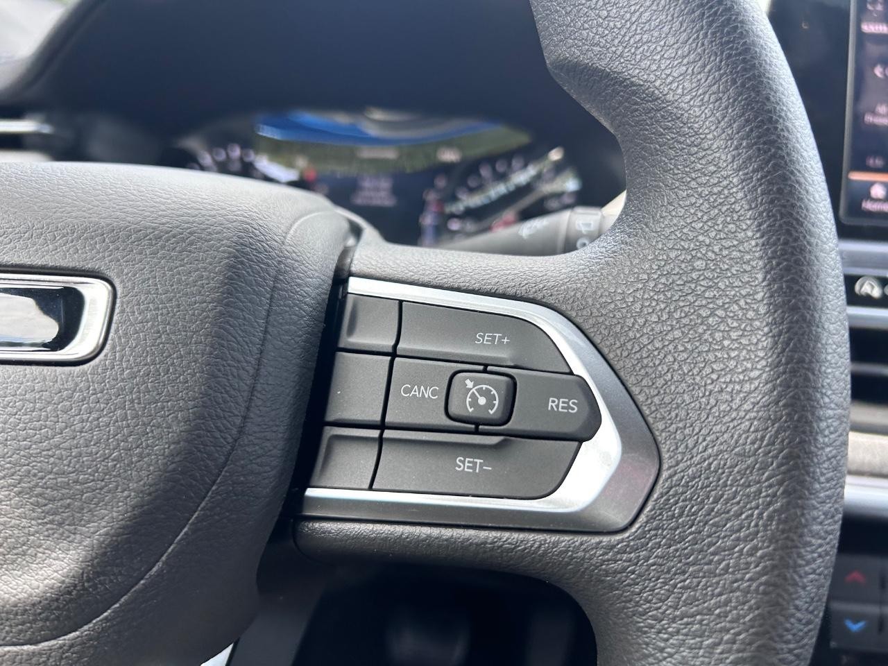 2025 Jeep Compass Sport photo 10