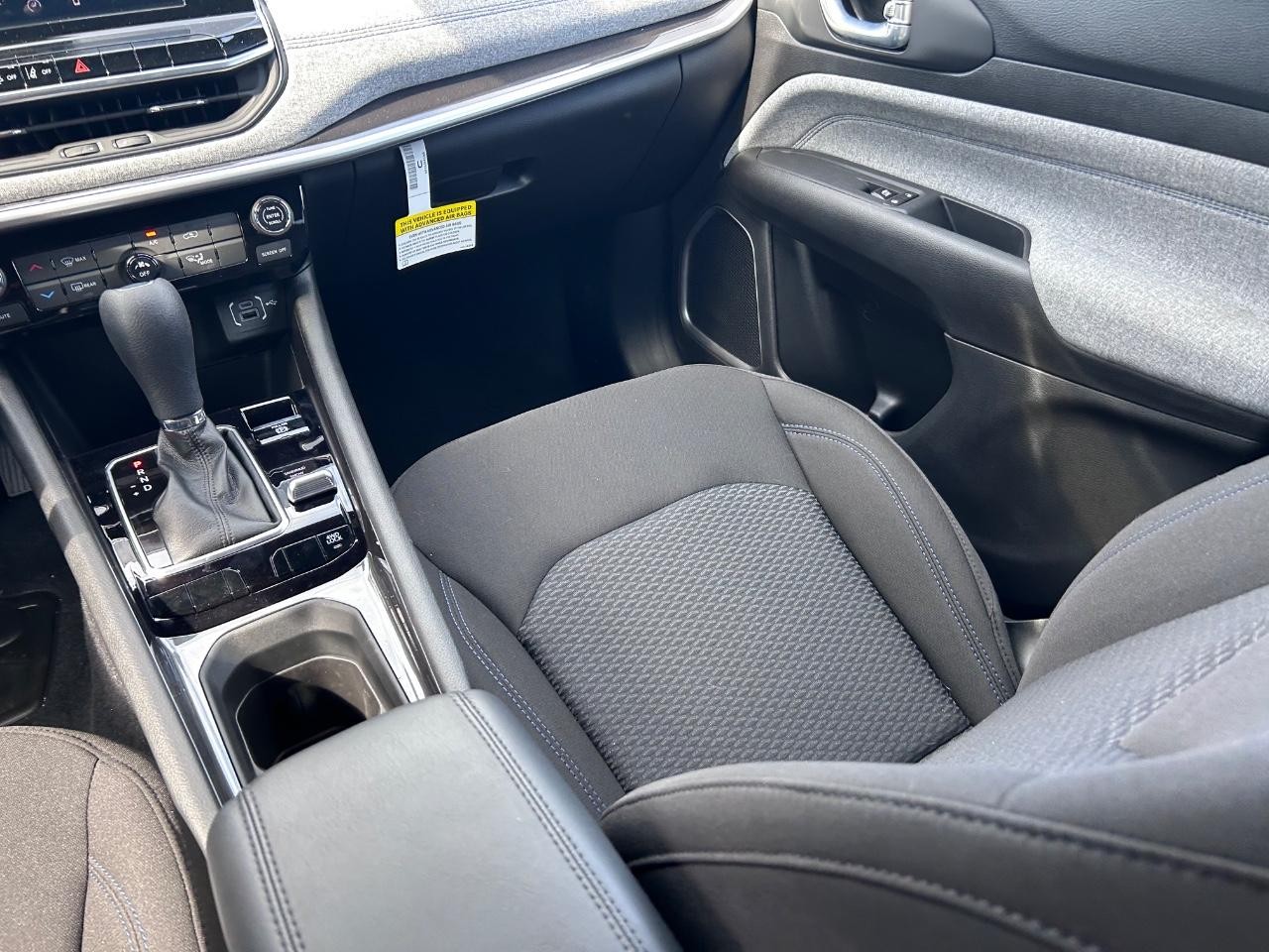 2025 Jeep Compass Sport photo 14