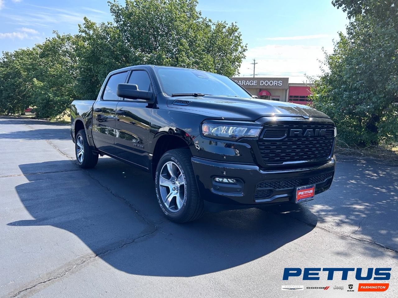 2025 Diamond Black Crystal Pearlcoat Ram 1500 Tradesman 4X4 Truck