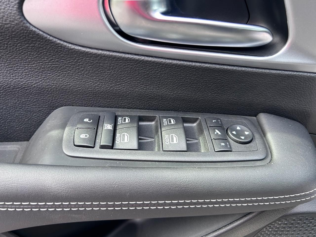 2025 Ceramic Gray Clearcoat Chrysler Pacifica Limited FWD Van