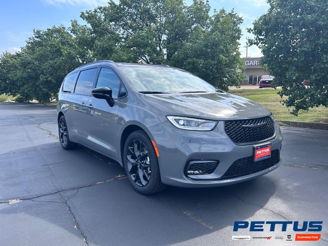 2025 Chrysler Pacifica Limited at Pettus CDJR Farmington in Farmington MO
