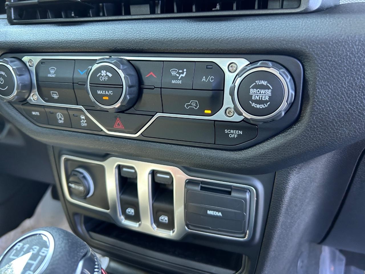 2025 Jeep Wrangler Sport photo 15