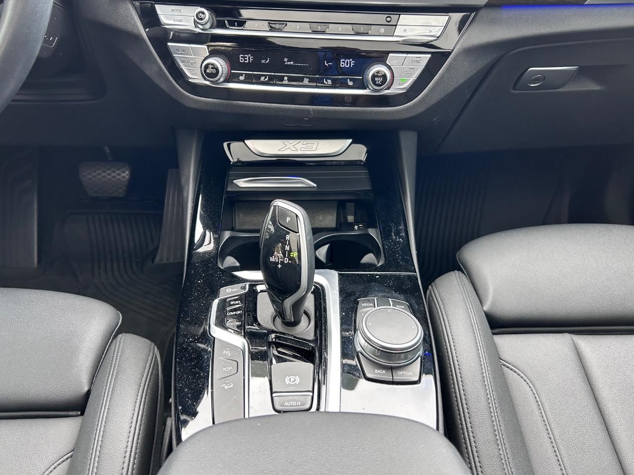 BMW X3 Vehicle Full-screen Gallery Image 20