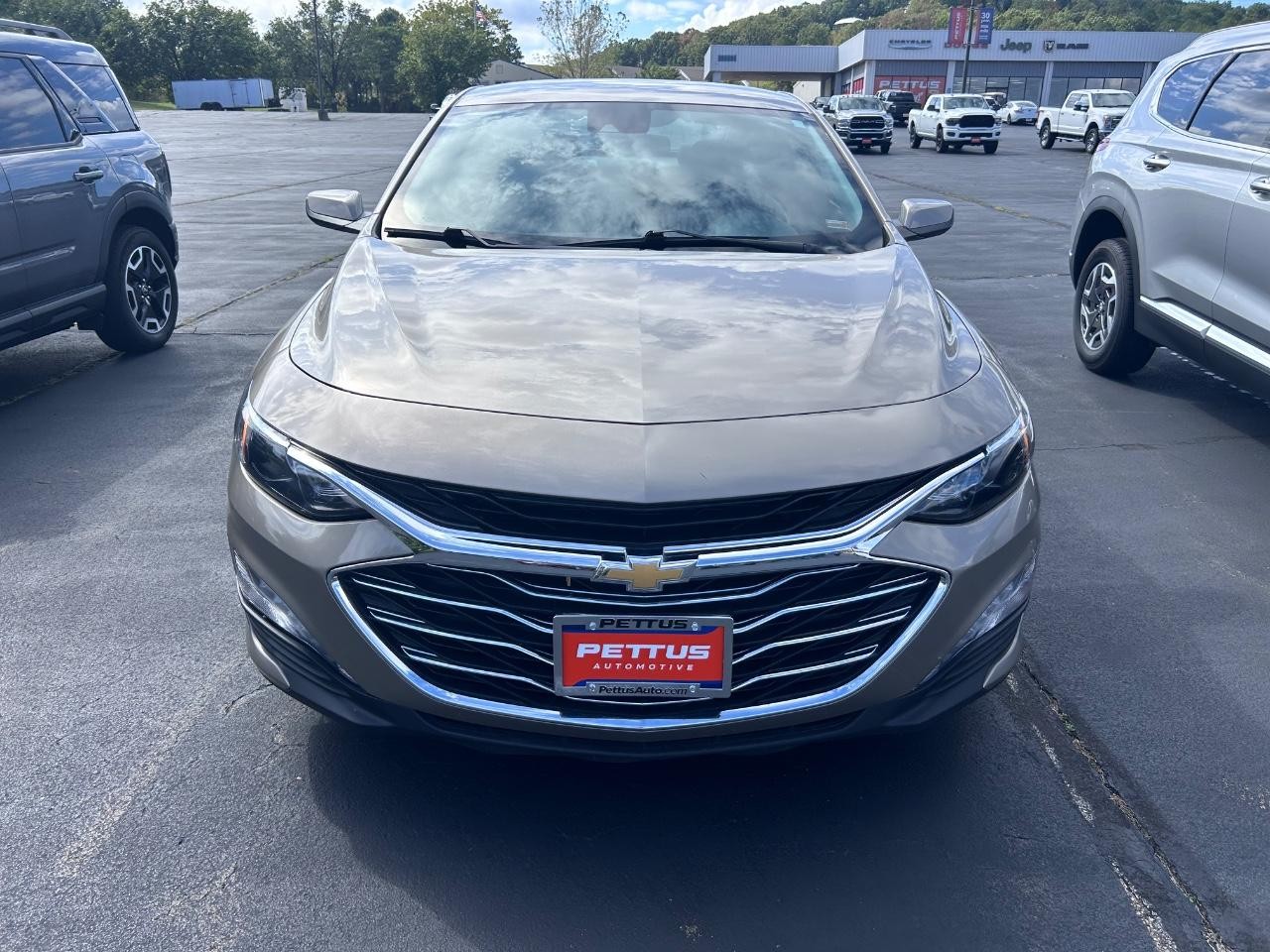 Chevrolet Malibu Vehicle Full-screen Gallery Image 05