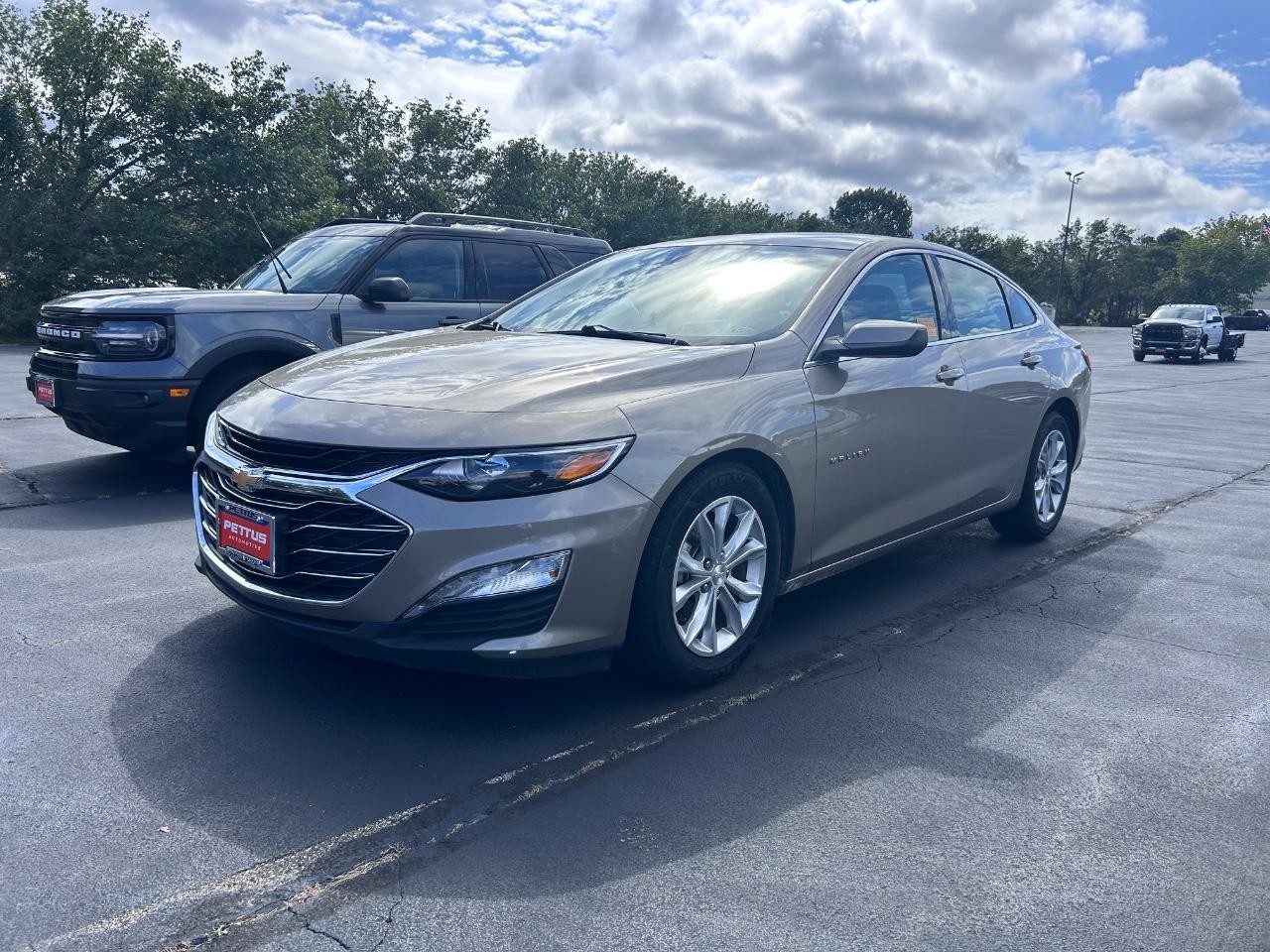 Chevrolet Malibu Vehicle Full-screen Gallery Image 06