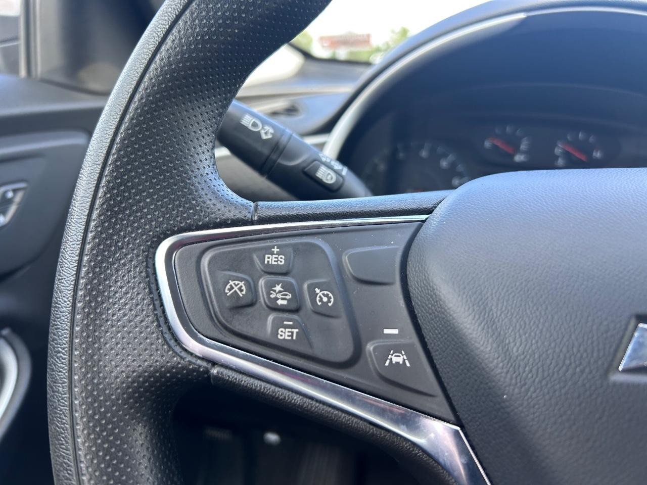 Chevrolet Malibu Vehicle Full-screen Gallery Image 10