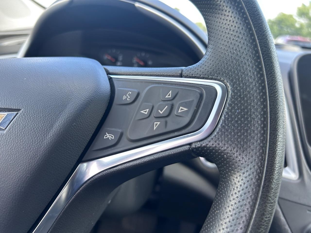 Chevrolet Malibu Vehicle Full-screen Gallery Image 11