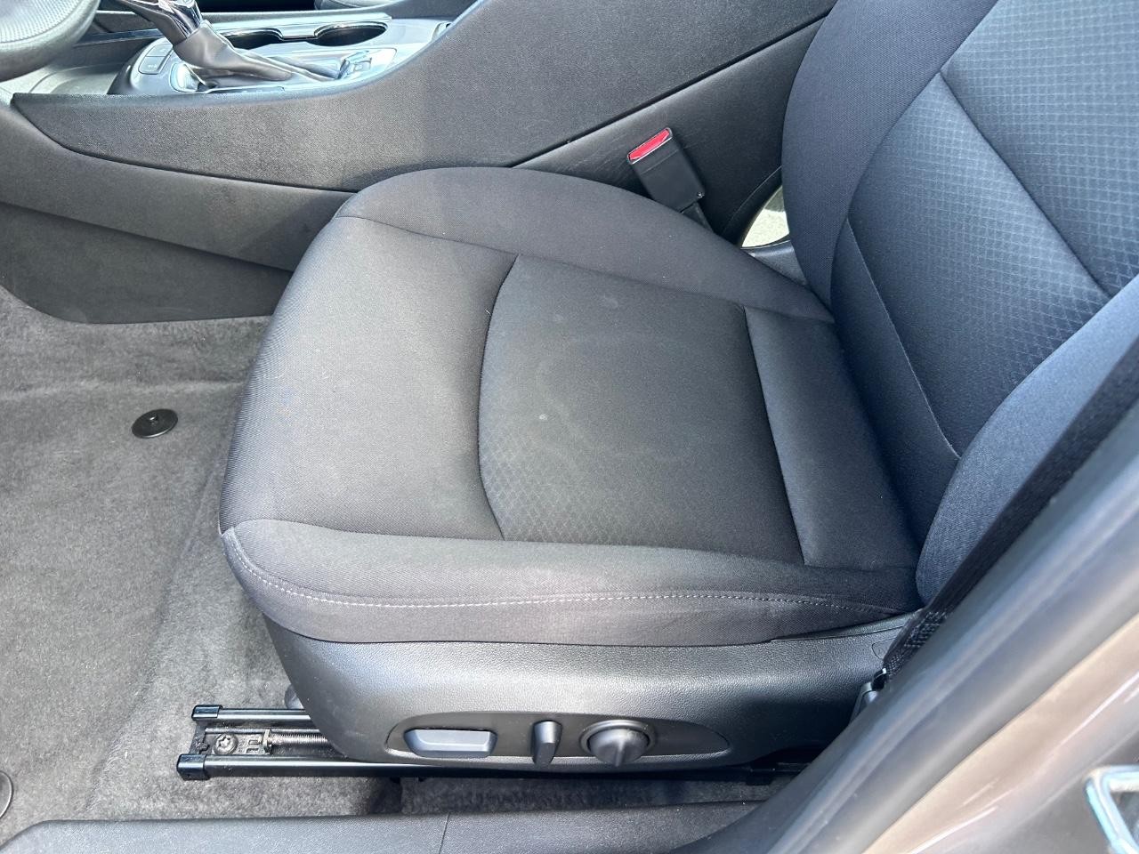 Chevrolet Malibu Vehicle Full-screen Gallery Image 17