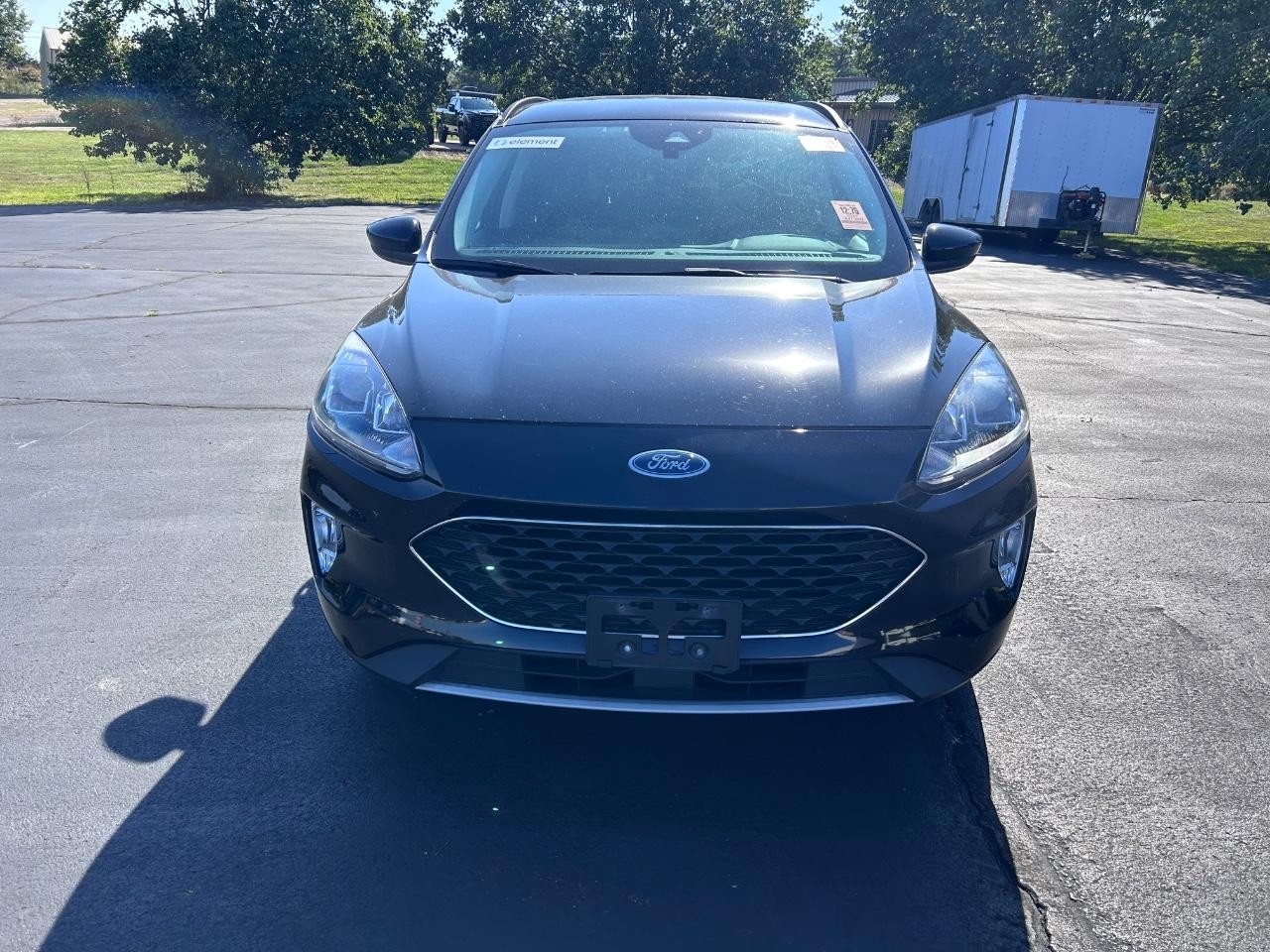 Ford Escape Hybrid Vehicle Full-screen Gallery Image 09