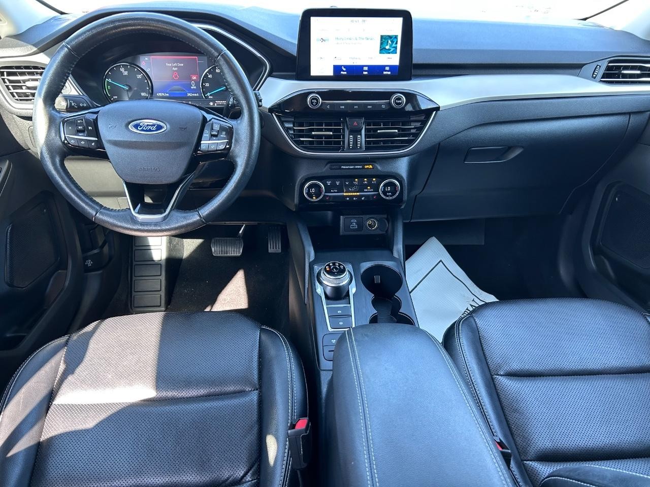 Ford Escape Hybrid Vehicle Full-screen Gallery Image 11