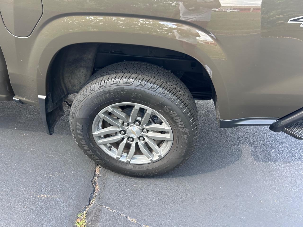 Chevrolet Colorado Vehicle Full-screen Gallery Image 06