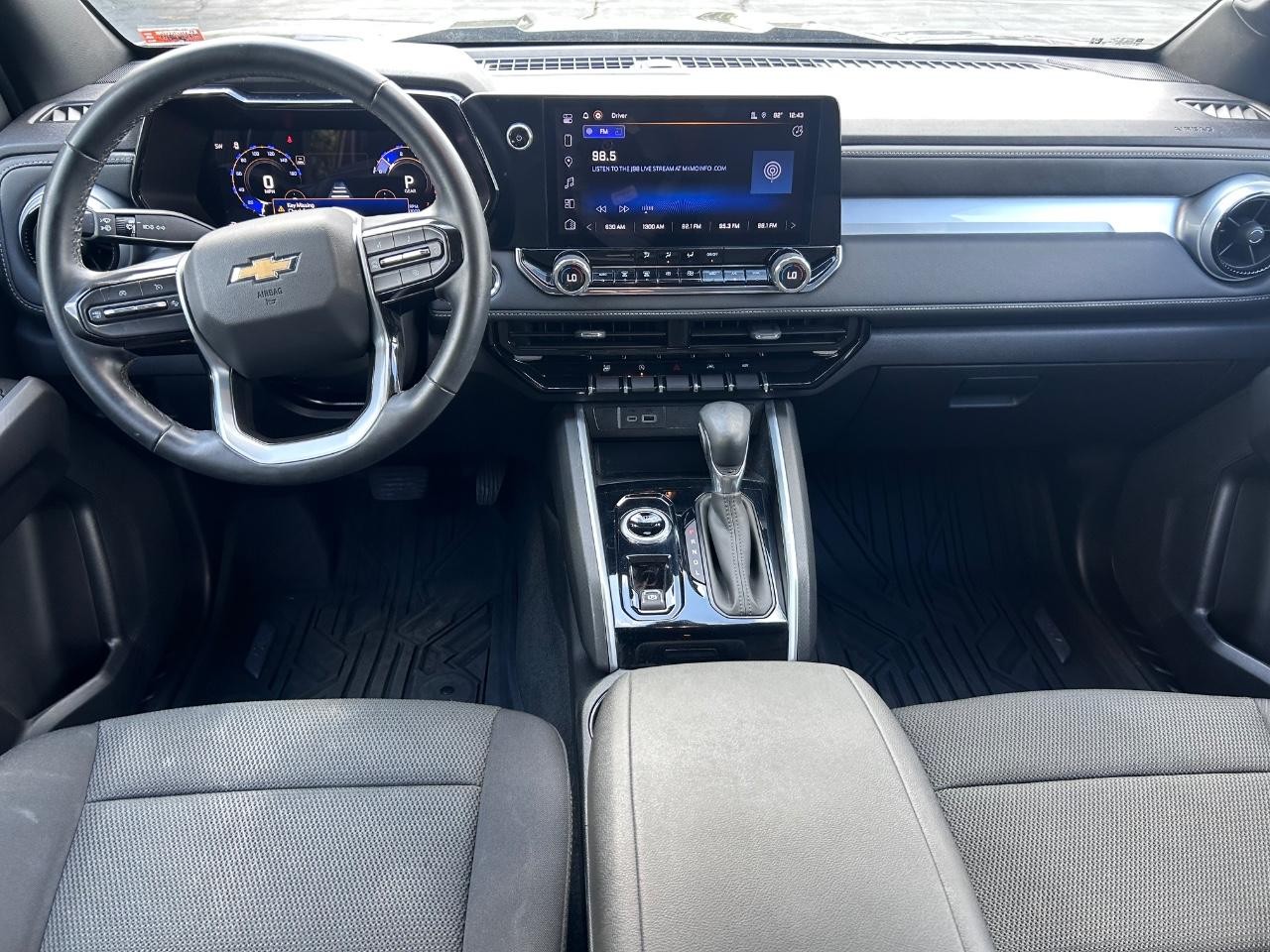 Chevrolet Colorado Vehicle Full-screen Gallery Image 10