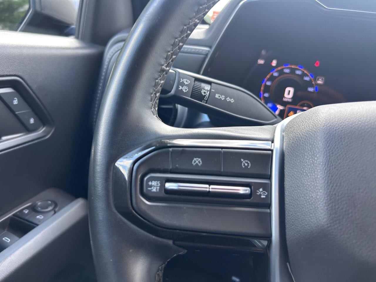 Chevrolet Colorado Vehicle Full-screen Gallery Image 12