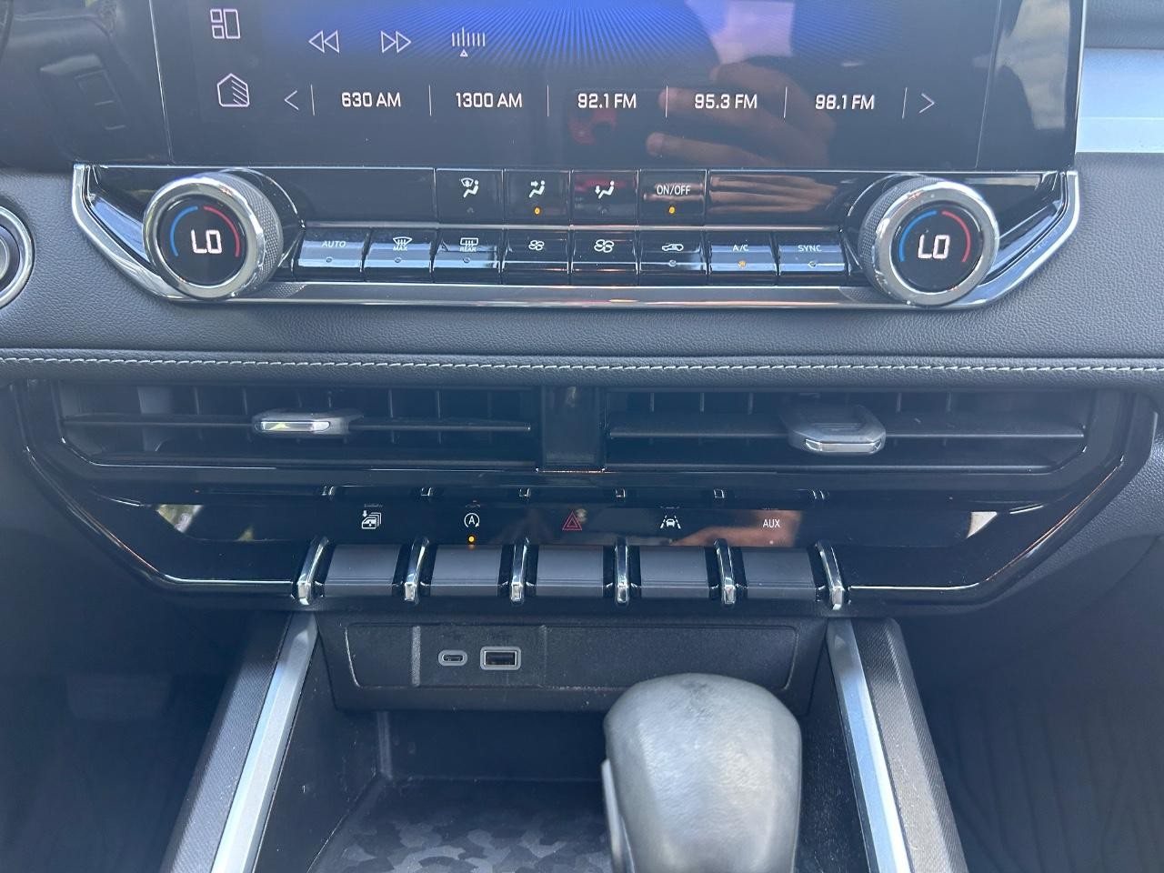 Chevrolet Colorado Vehicle Full-screen Gallery Image 15