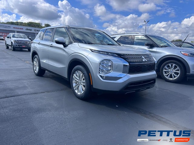 2024 Mitsubishi Outlander ES at Pettus CDJR Farmington in Farmington MO