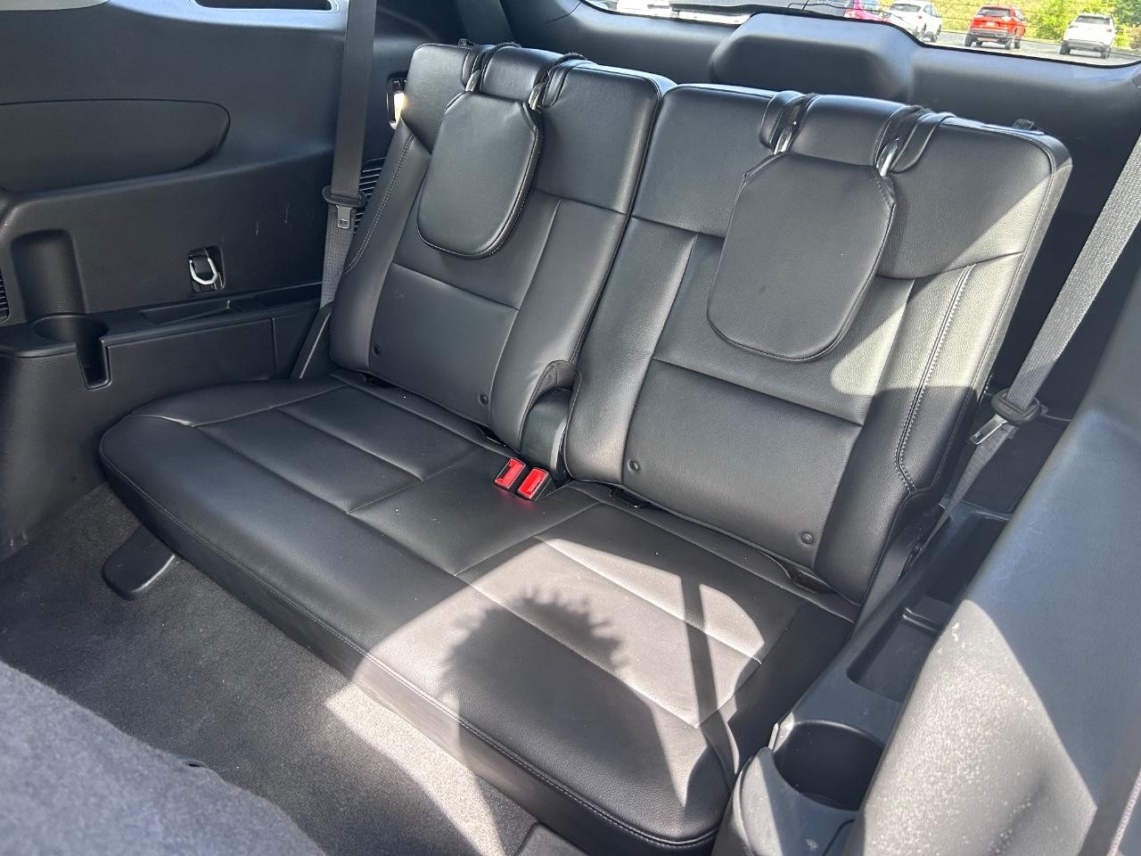 Ford Explorer Vehicle Full-screen Gallery Image 10