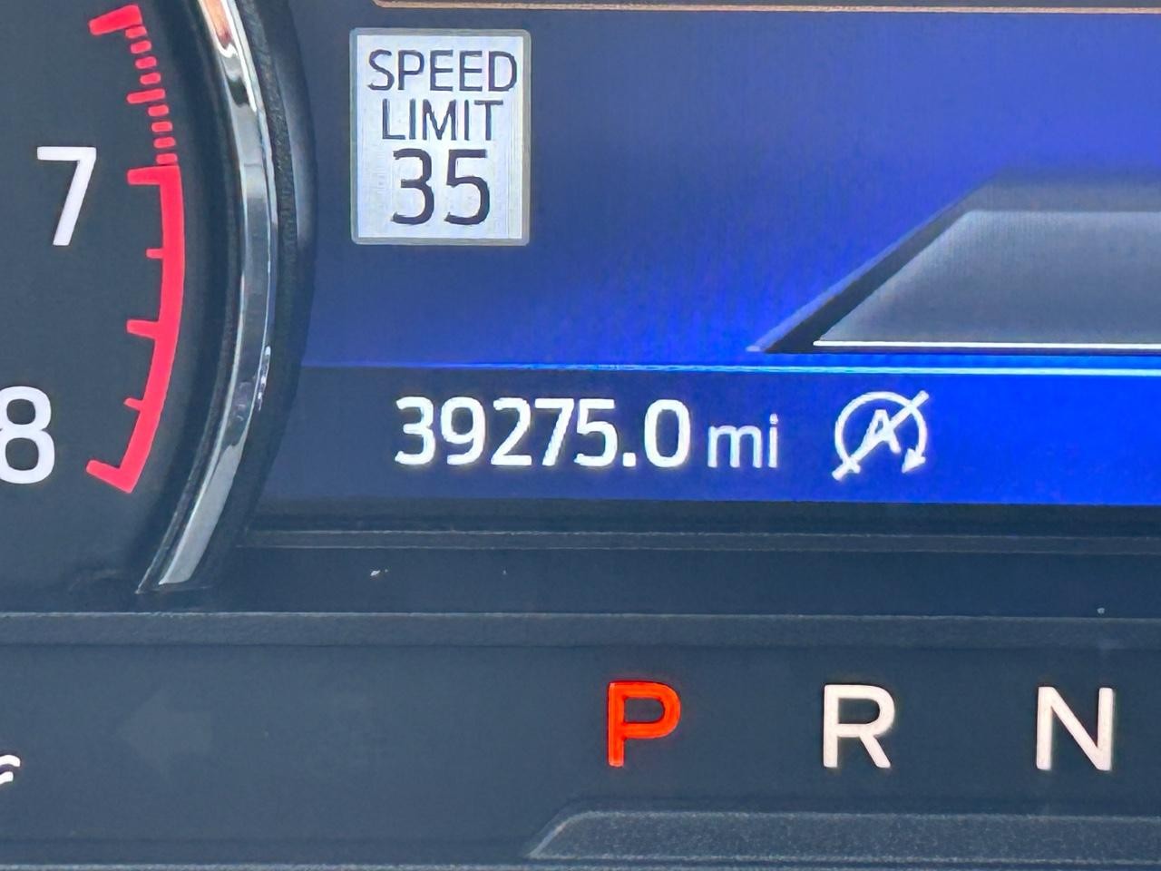 Ford Explorer Vehicle Full-screen Gallery Image 23