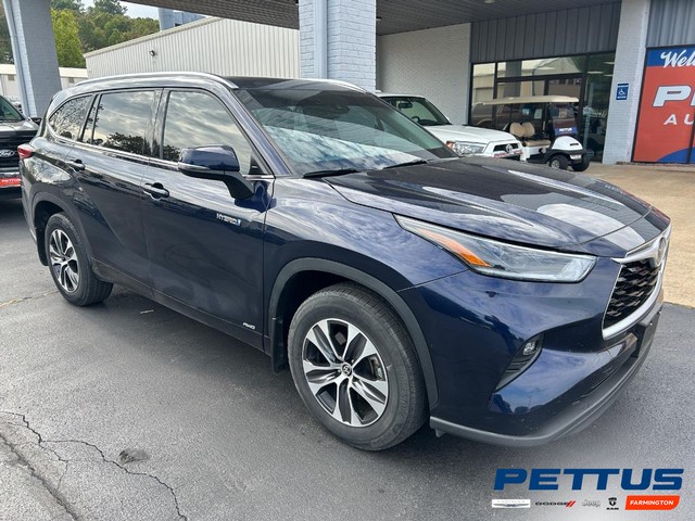 2021 Toyota Highlander Hybrid XLE at Pettus CDJR Farmington in Farmington MO