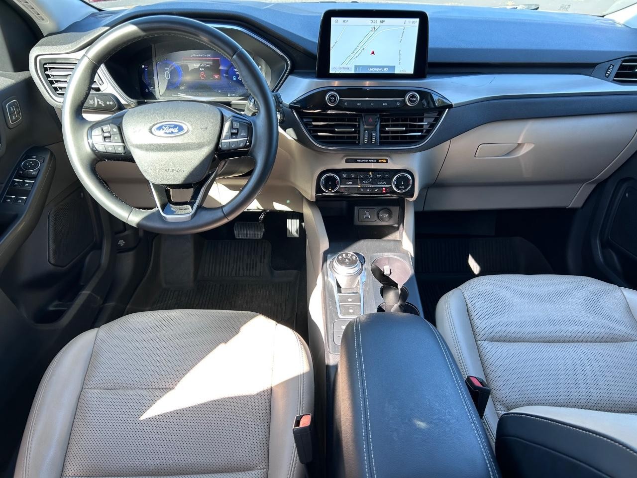 Ford Escape Hybrid Vehicle Full-screen Gallery Image 11
