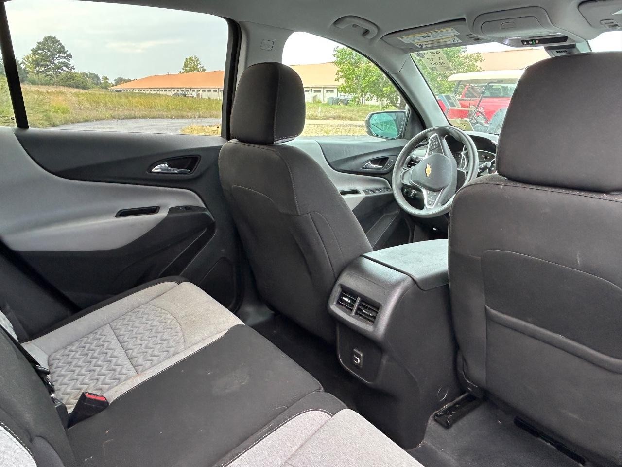 Chevrolet Equinox Vehicle Full-screen Gallery Image 09