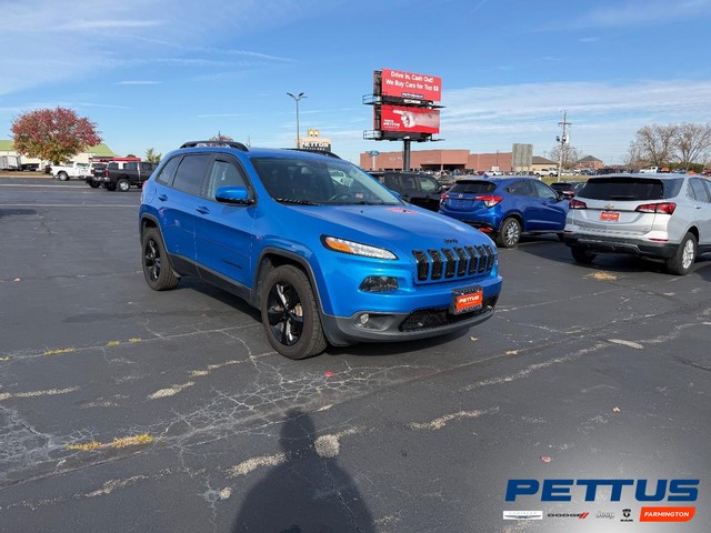 2018 Jeep Cherokee 4WD Latitude at Pettus CDJR Farmington in Farmington MO